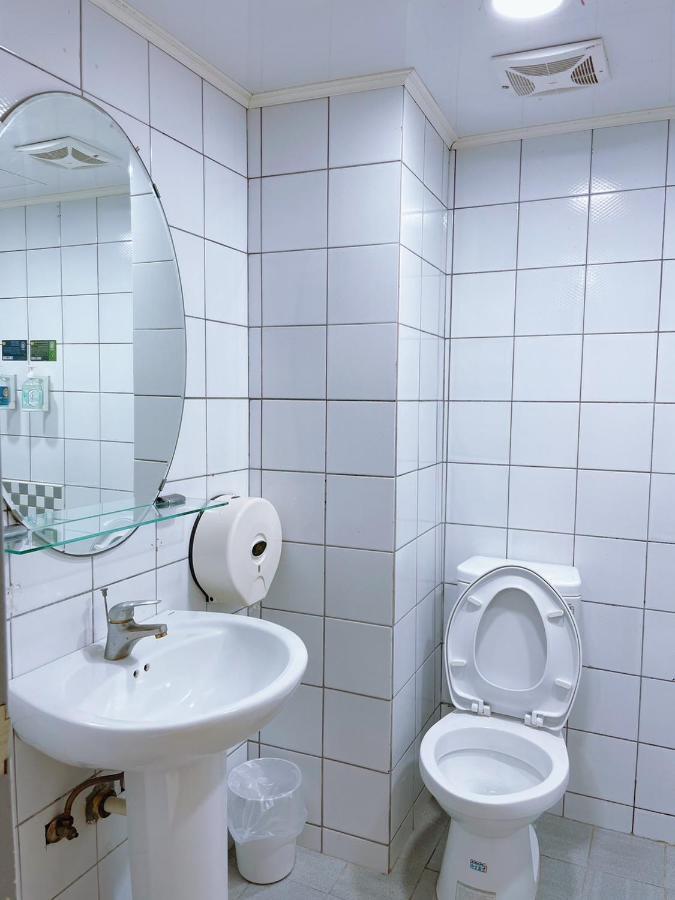 A22 Wei Lu Hotel Чжунлі Екстер'єр фото